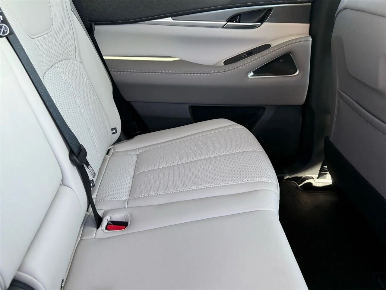 Certified Used 2026 Graphite Shadow INFINITI Luxe image 18