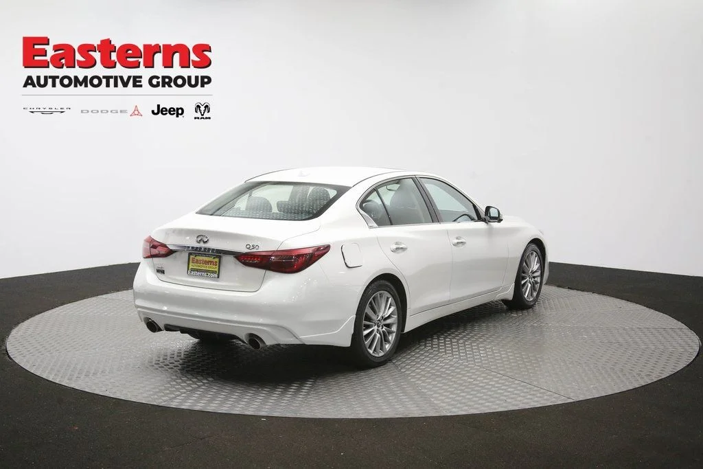 Used 2023 White INFINITI LUXE image 44