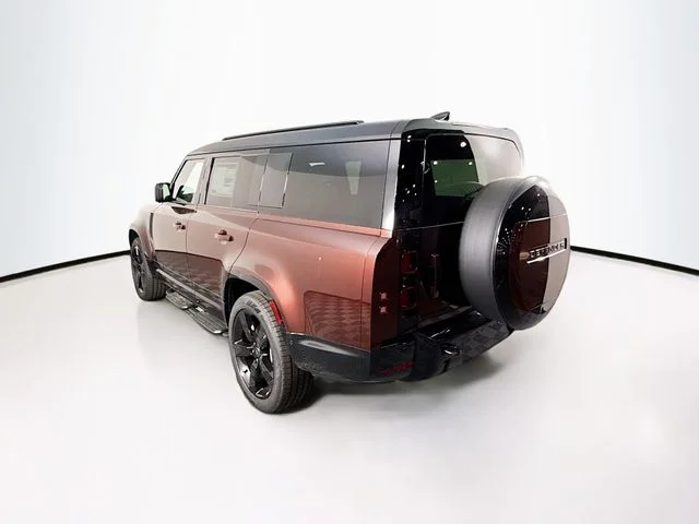 Certified Used 2025 Sedona Red Land Rover X-Dynamic SE image 8