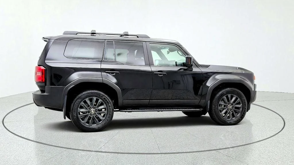 Used 2026 Black Toyota 4WD w/ Moonroof, JBL, HUD, 20