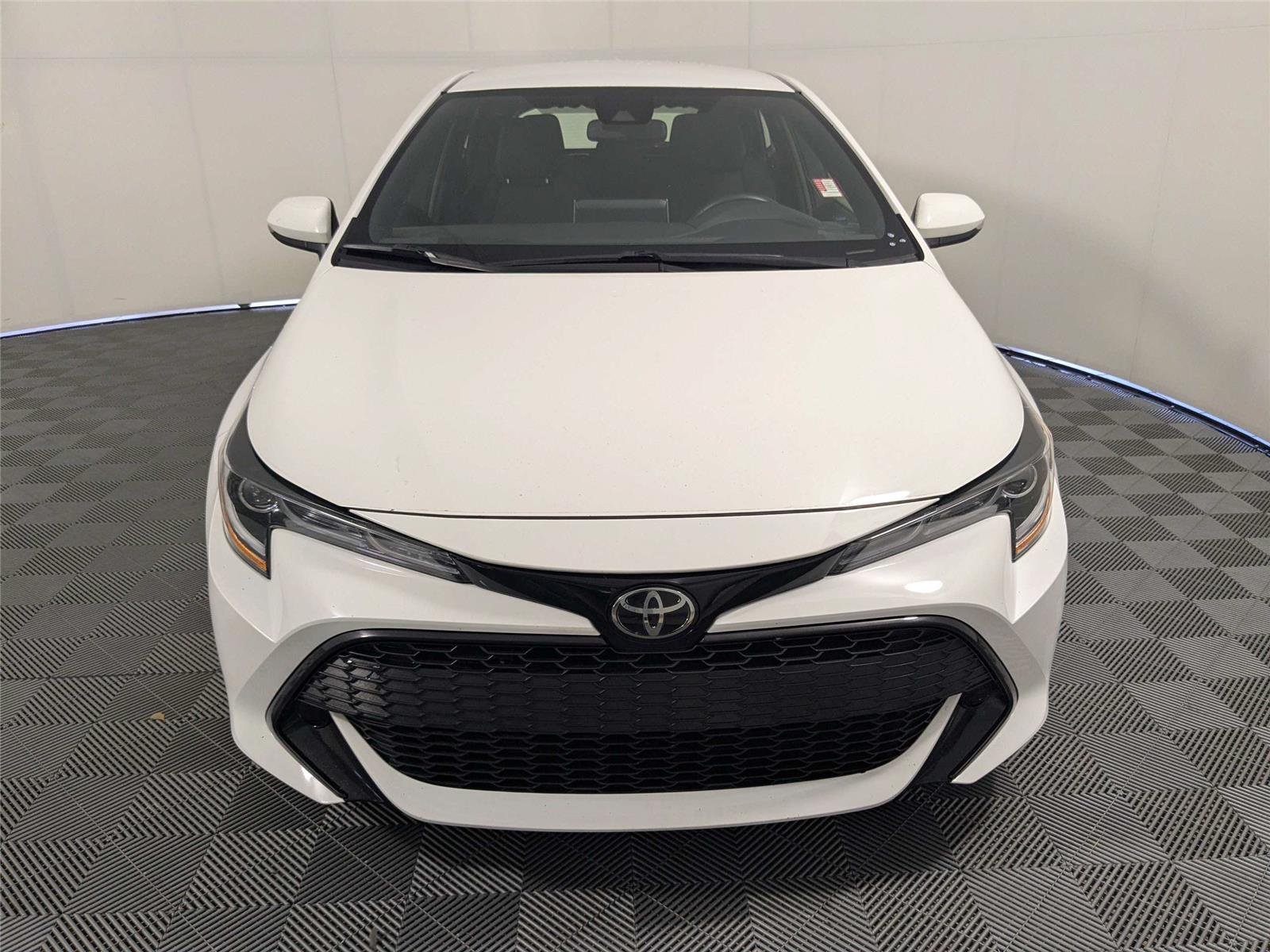 Certified Used 2022 Super White Toyota SE image 3