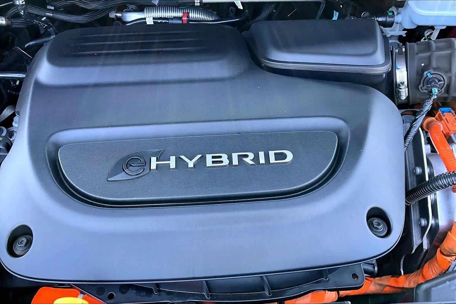 Used 2018 Brilliant Black Crystal Pearlcoat Chrysler Hybrid Limited image 32