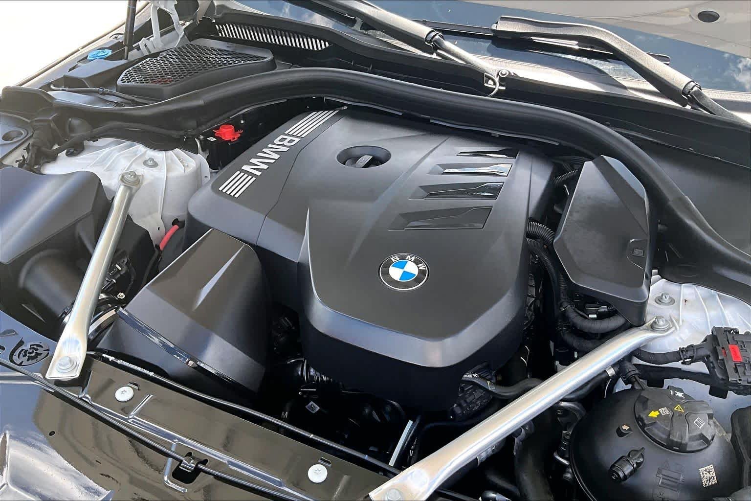 Used 2026 Mineral White Metallic BMW 530i image 31