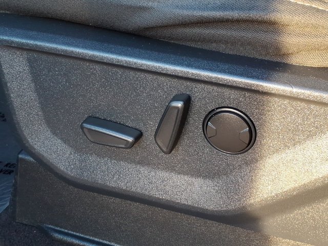 Used 2023 Black Ford XLT image 17
