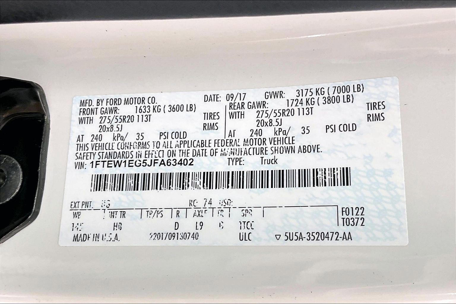 Used 2018 White Platinum Metallic Tri-Coat Ford LARIAT image 29