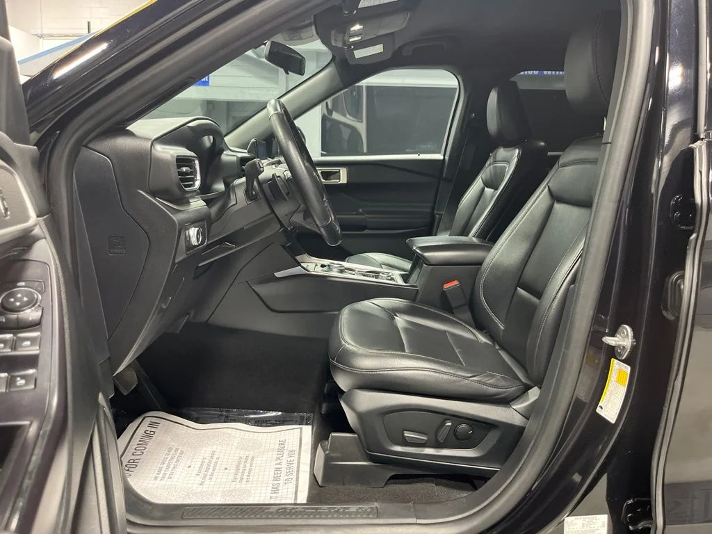 Used 2020 Black Metallic Ford XLT image 11