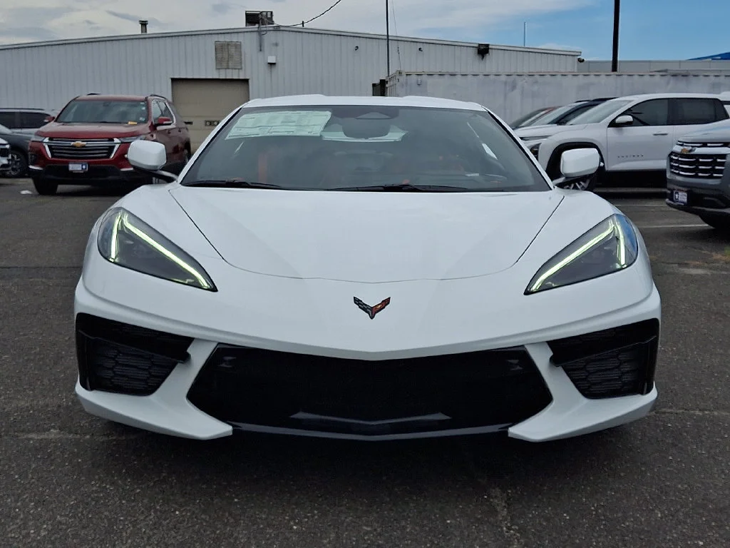 New 2027 Arctic White Chevrolet 2LT image 2