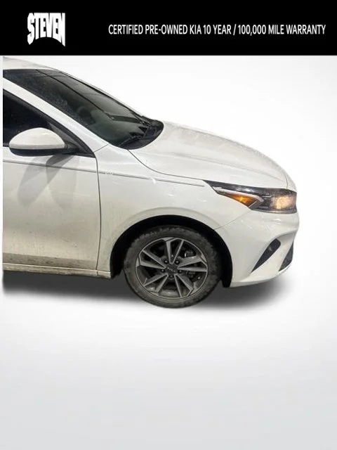 Used 2024 White Kia LXS image 3
