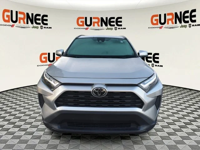 Used 2023  Toyota XLE image 9