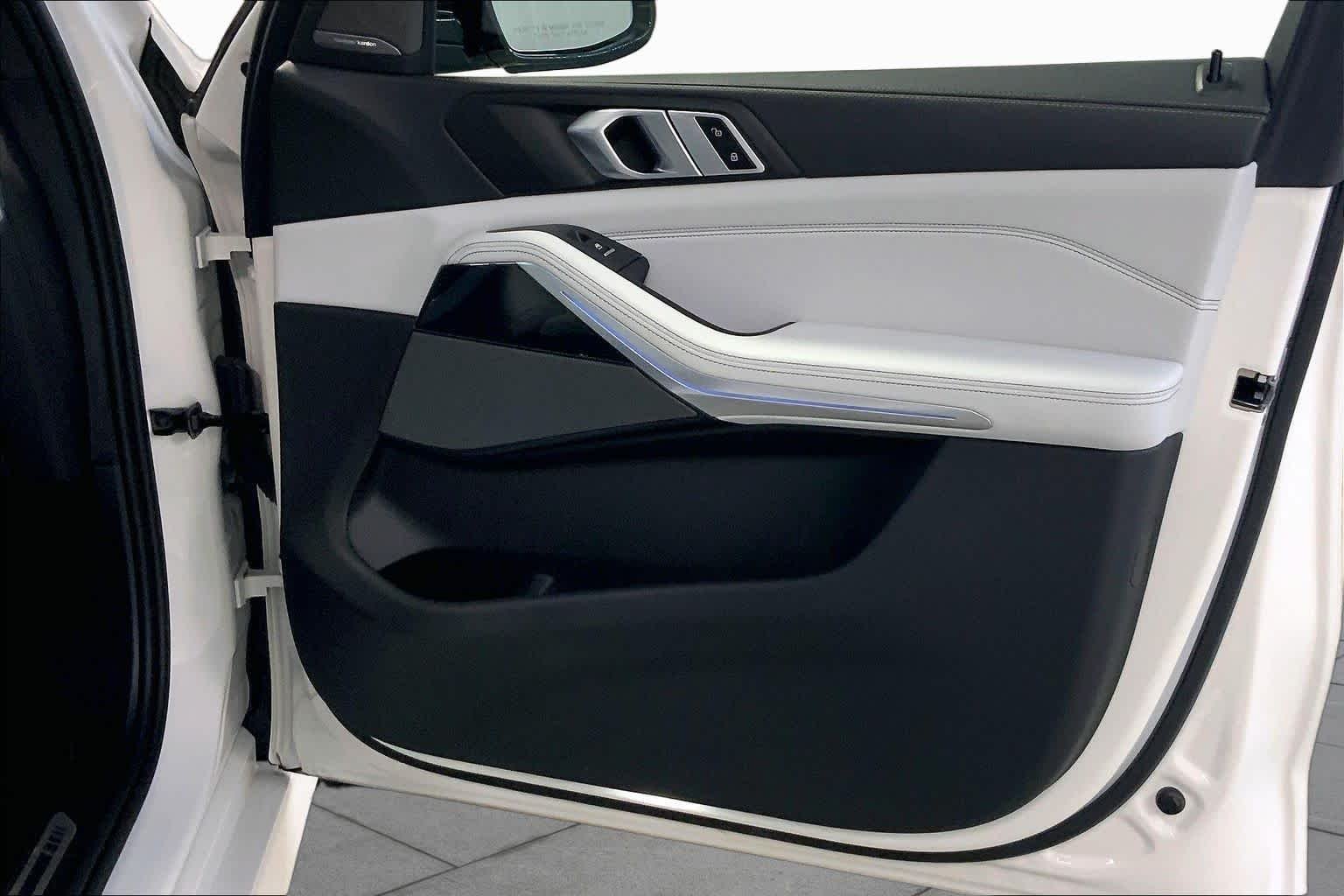 Used 2024 Mineral White Metallic BMW xDrive50e image 22