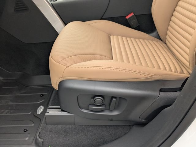 New 2026 Fuji White Land Rover Dynamic SE image 20
