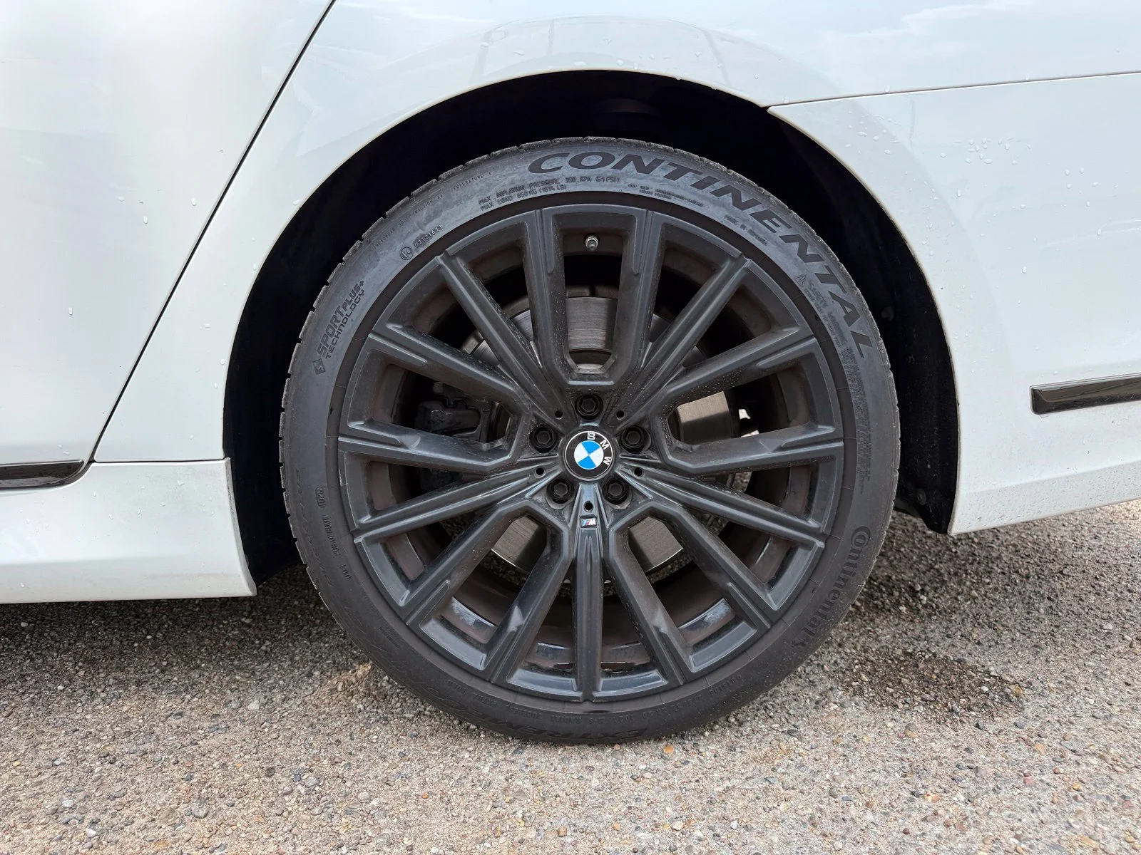 Used 2022 White BMW 740i image 15