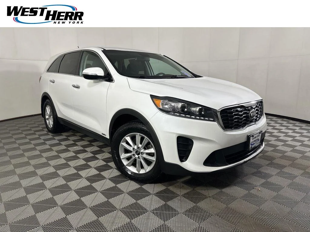 Used 2020 Snow White Pearl Kia LX image 1