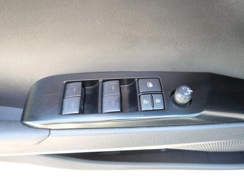 Certified Used 2025  Toyota SE image 16