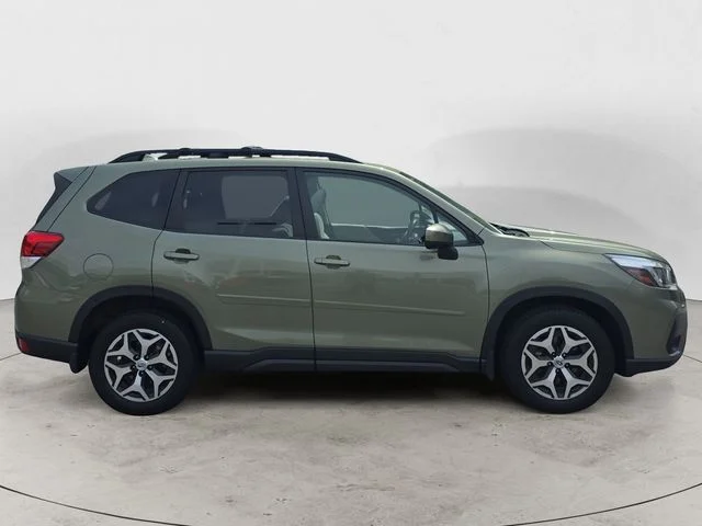 Used 2019 Jasper Green Metallic Subaru Premium image 6
