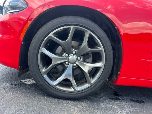 Used 2015 Torred Dodge SXT image 11