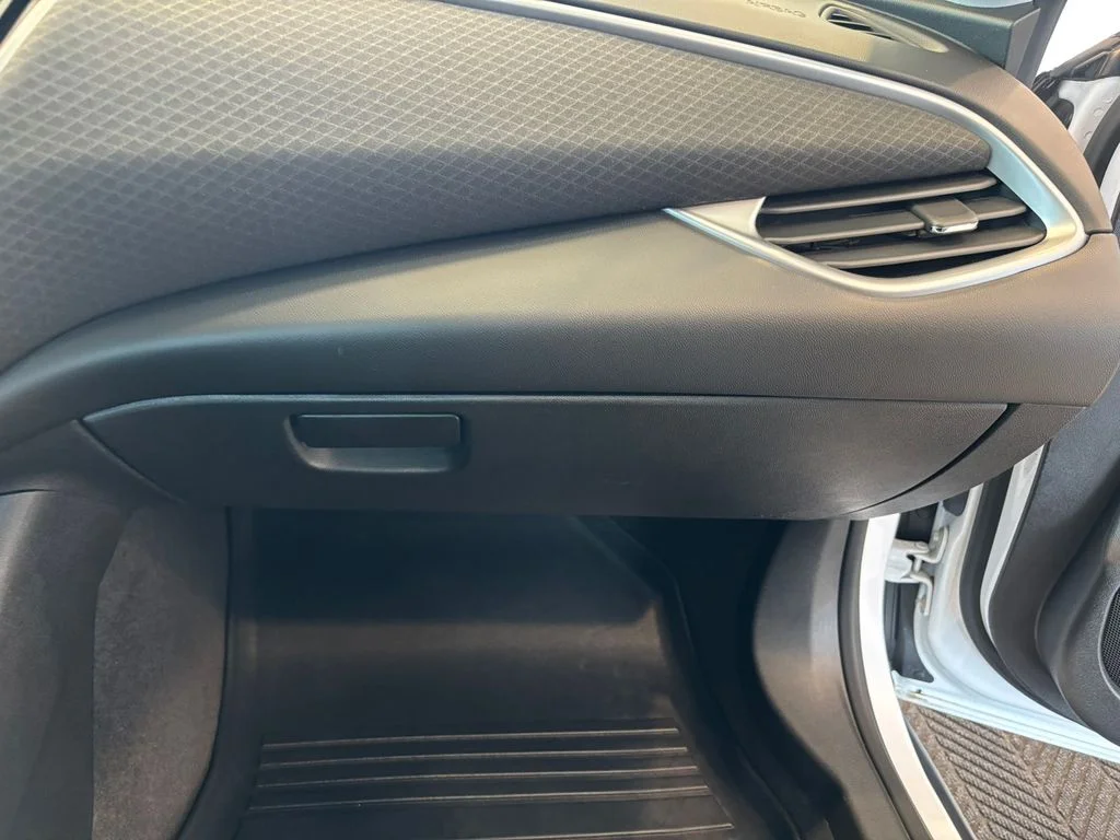 Used 2020 White Chevrolet LS image 27