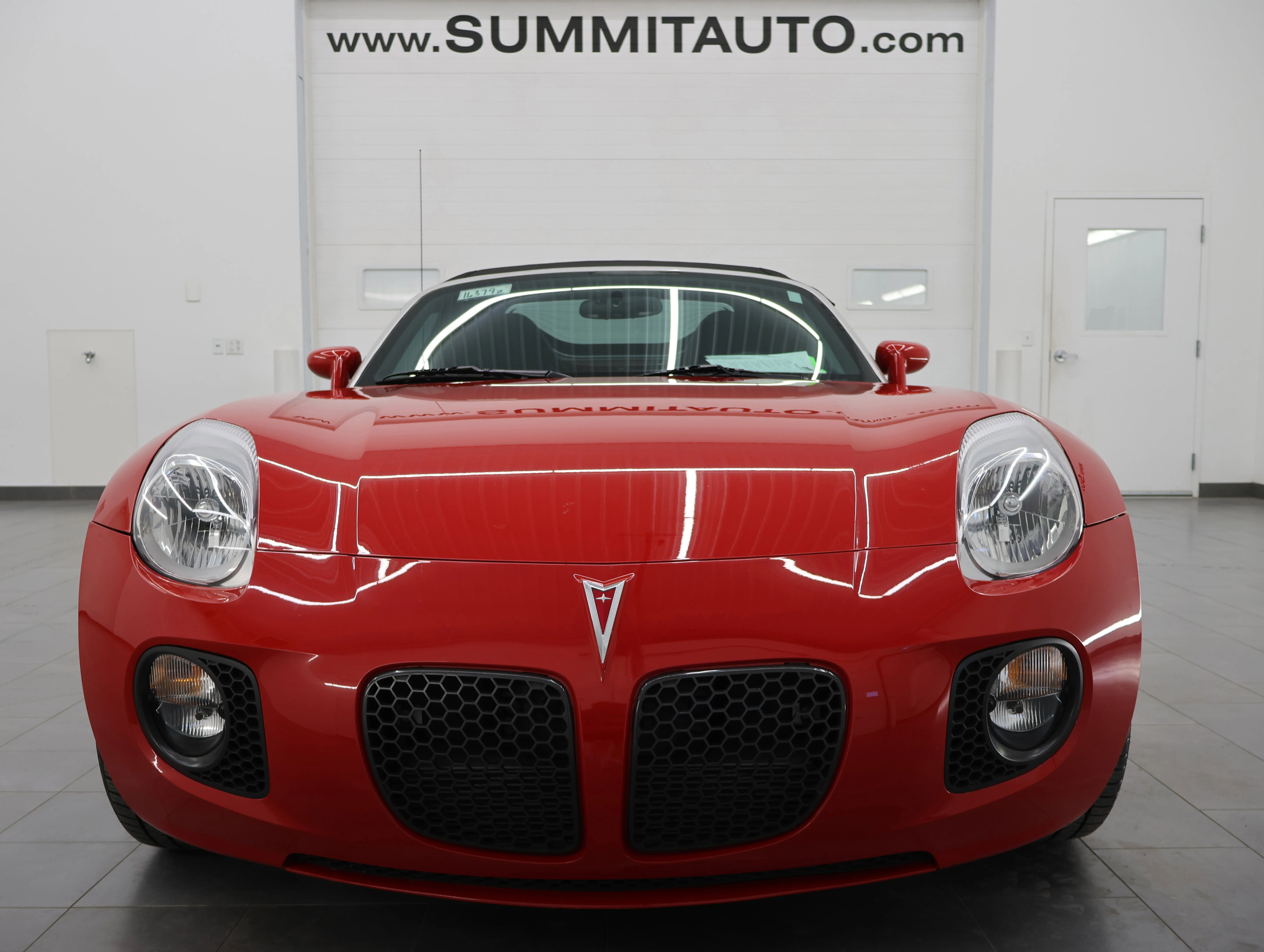 Used 2007 Aggressive (Victory Red) Pontiac GXP image 18