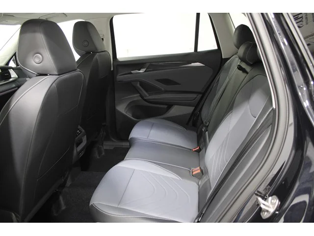 New 2026 Deep Black Pearl Volkswagen 2.0T SE image 19