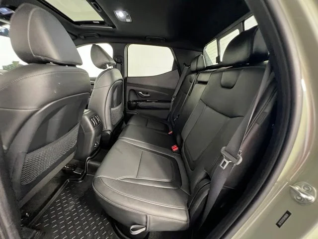 Used 2024 Green Hyundai Limited image 11
