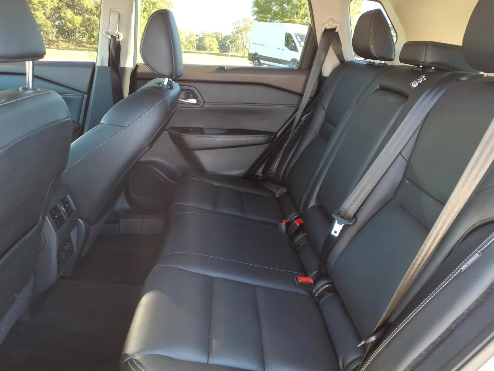 Used 2022 Boulder Gray Pearl Nissan SL image 24
