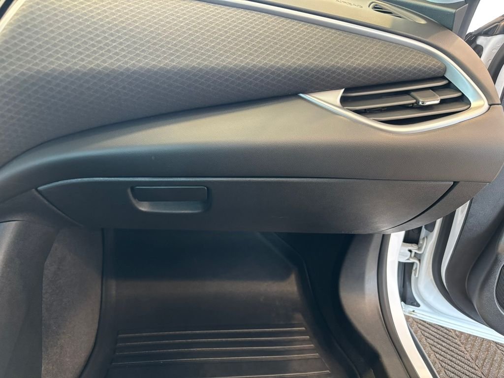 Used 2020 Summit White Chevrolet LS image 27