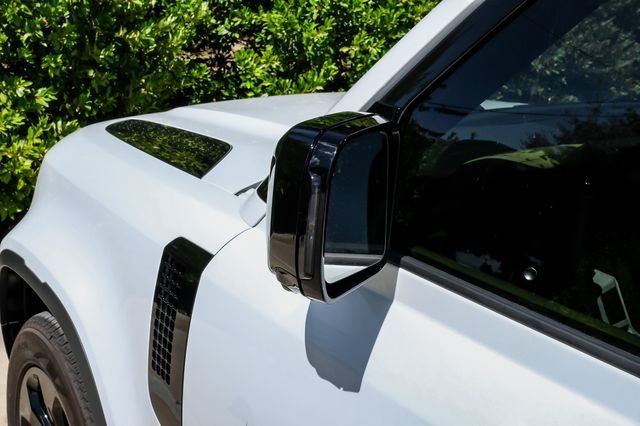 New 2026 Fuji White Land Rover S image 52