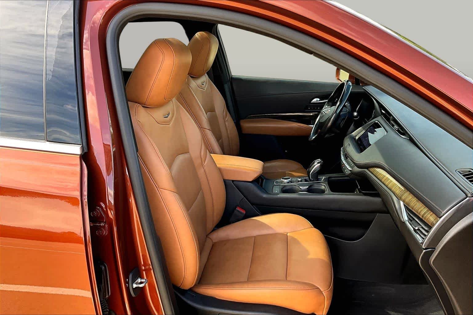 Used 2019 Autumn Metallic Cadillac FWD Premium Luxury image 9