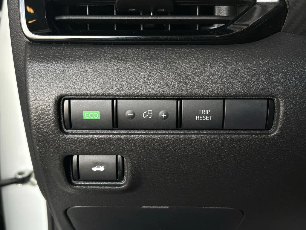 Used 2024 White Nissan SV image 18