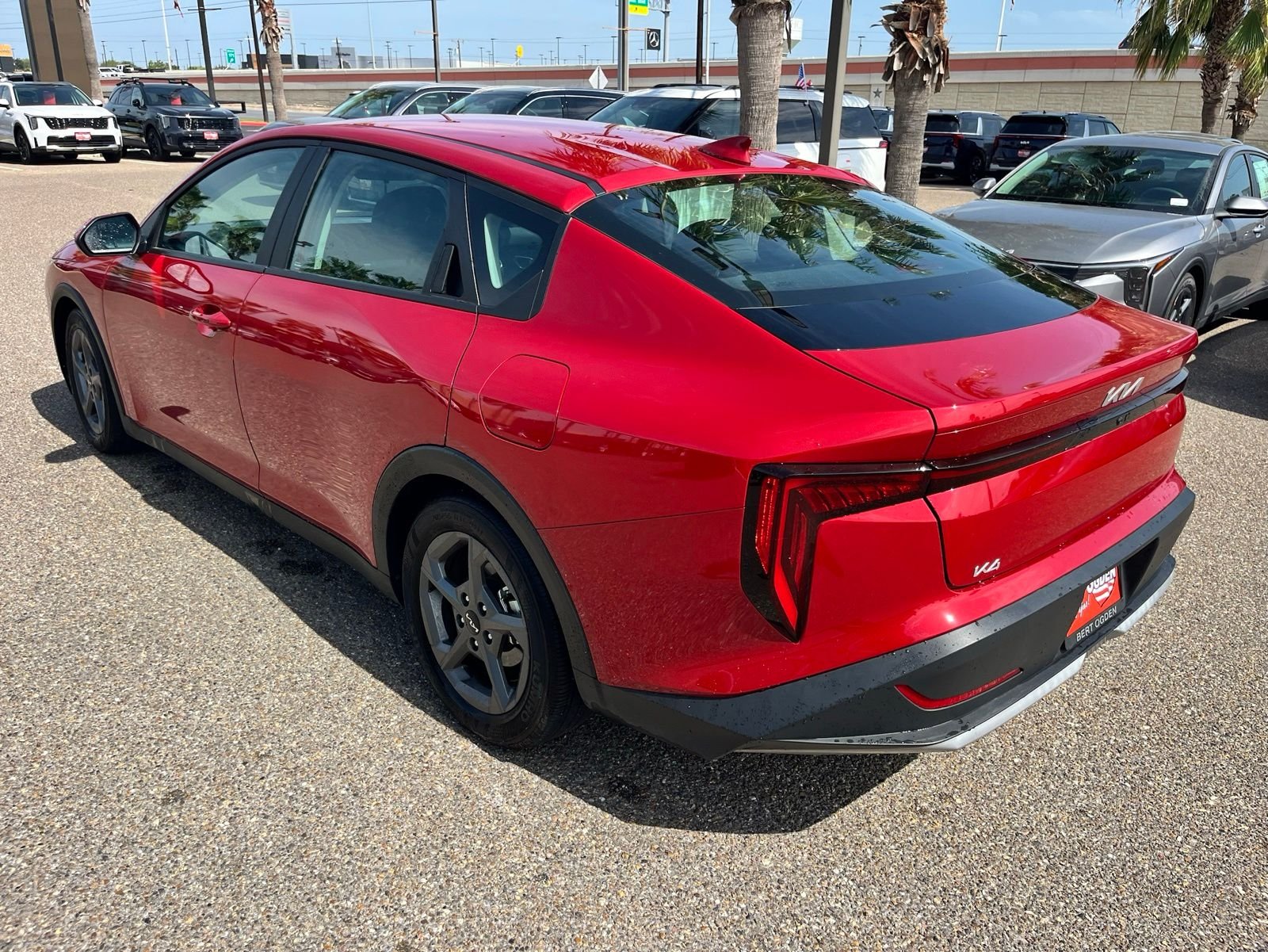 Used 2025 Red Kia LXS image 4