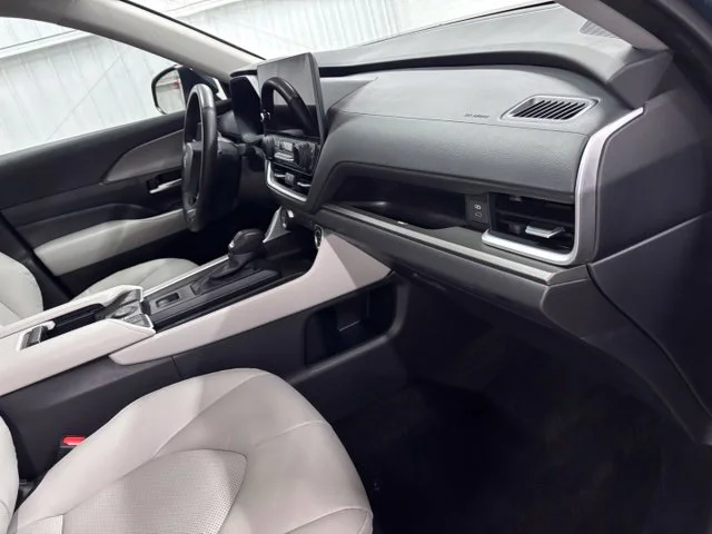 Used 2025 White Toyota XLE image 16