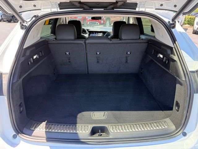 Used 2021 White Buick Essence image 18