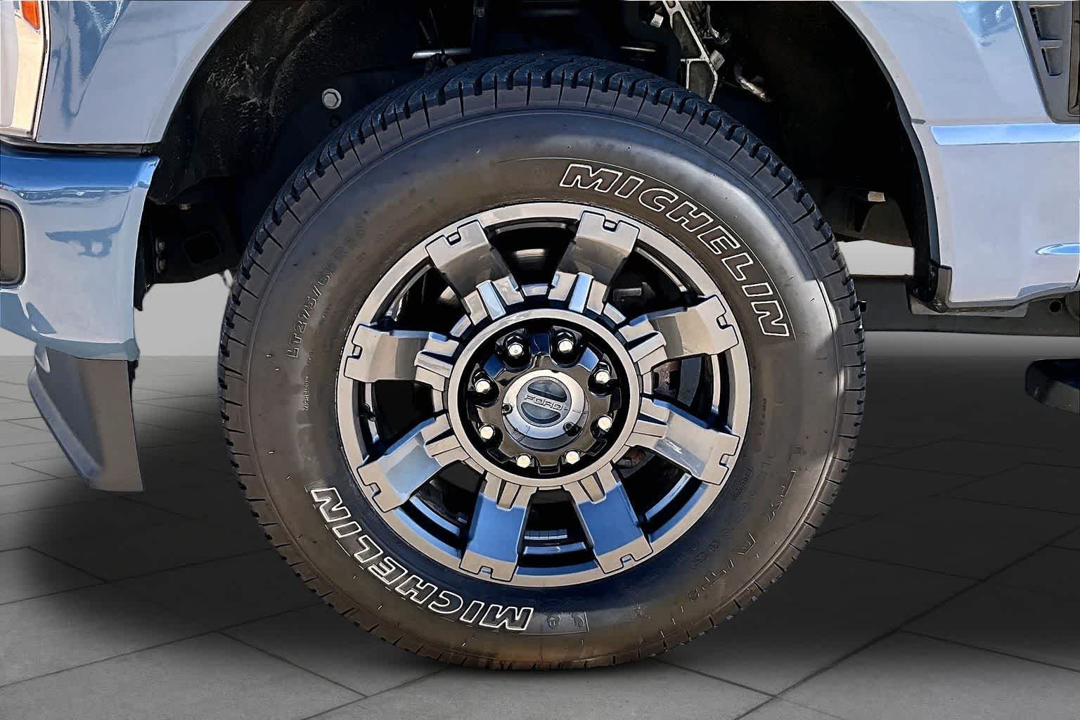 Used 2023 Azure Gray Metallic Tri-Coat Ford LARIAT image 12