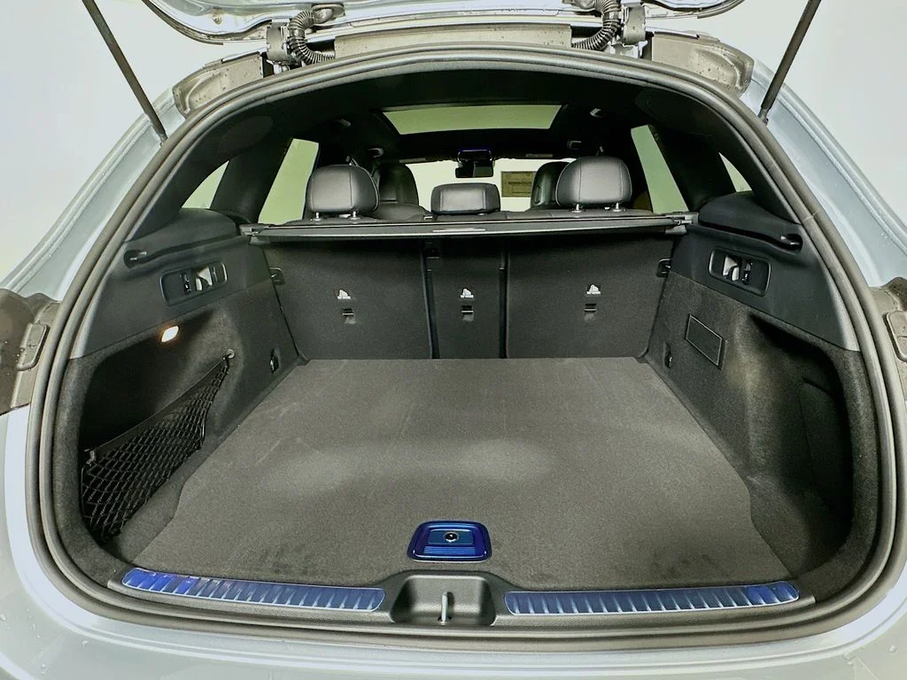 Used 2026 Gray Mercedes-Benz GLC 300 image 27