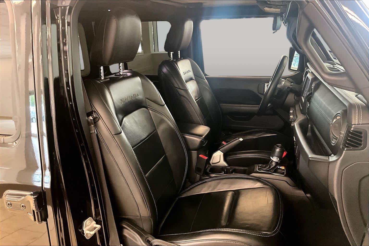 Used 2018 Black Clear Coat Jeep Sahara image 8