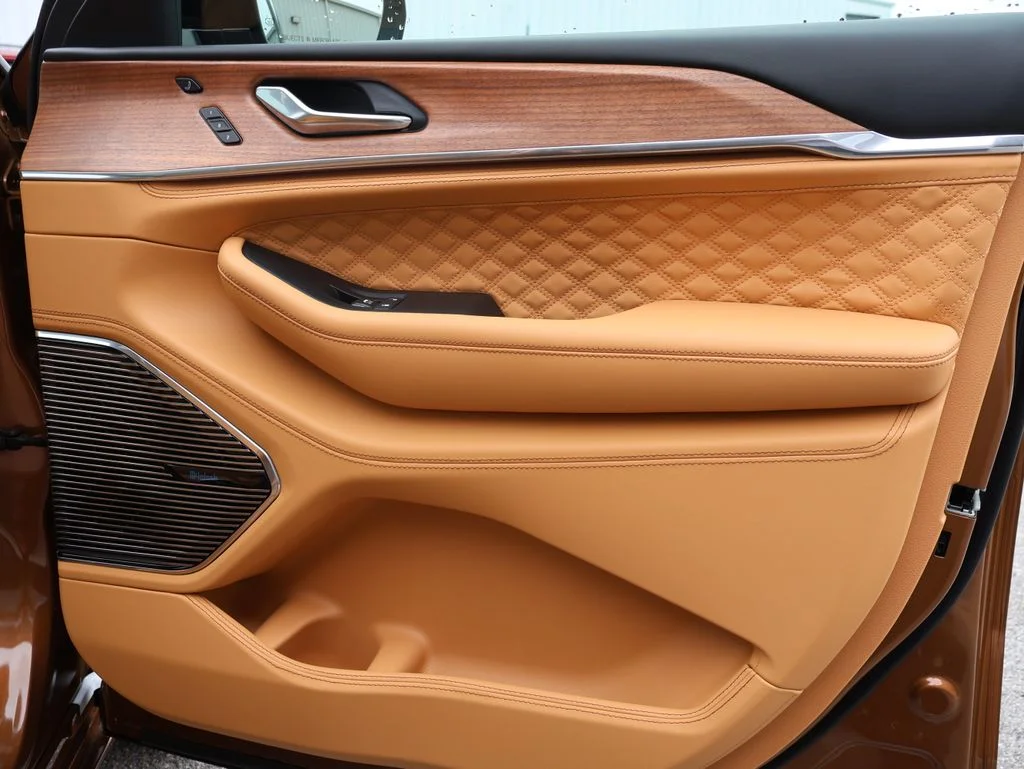 New 2026 Copper Shino Metallic Clear-Coat Exterior Paint Jeep Summit image 8