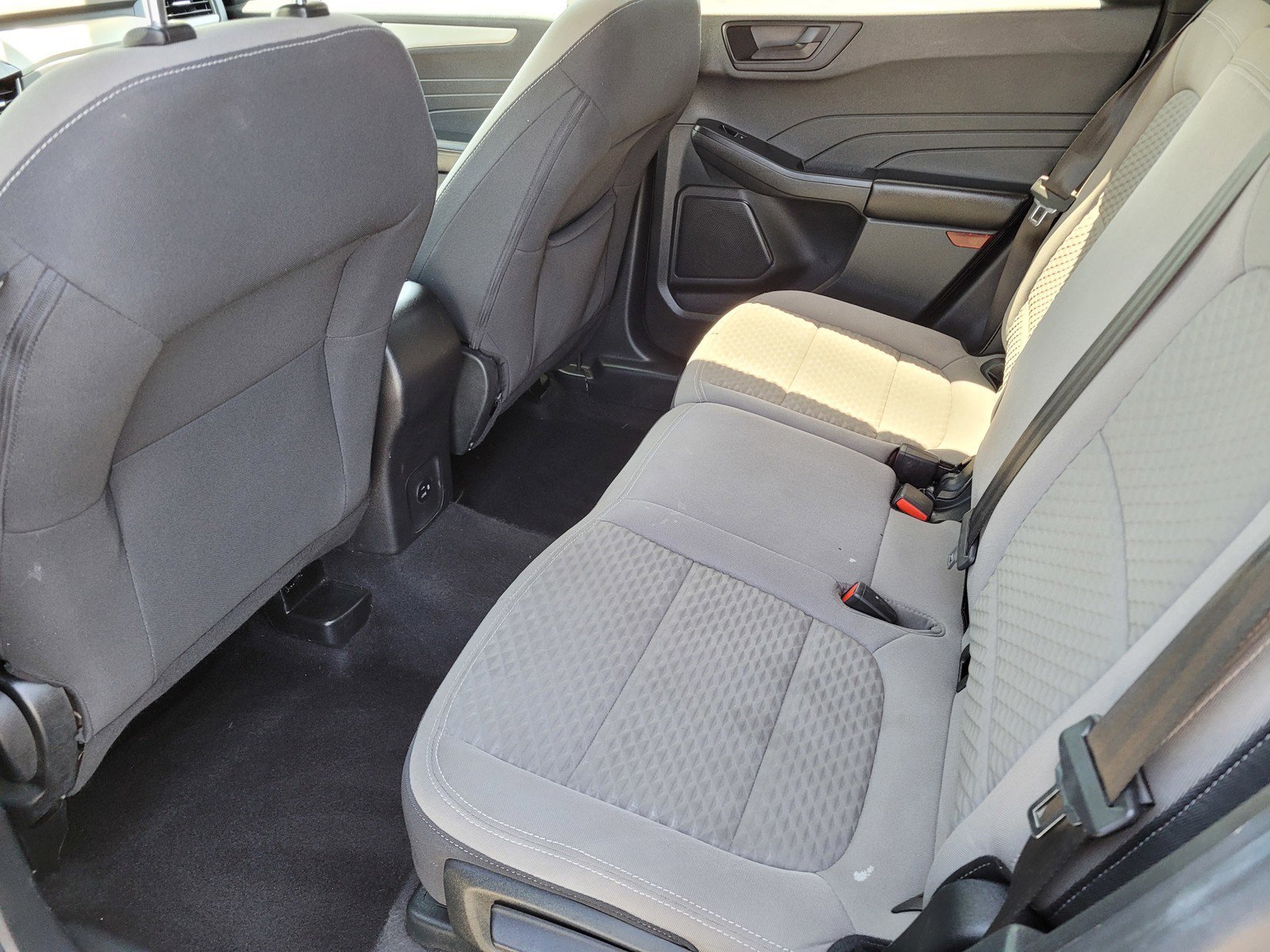 Used 2022 Silver Ford SE image 11