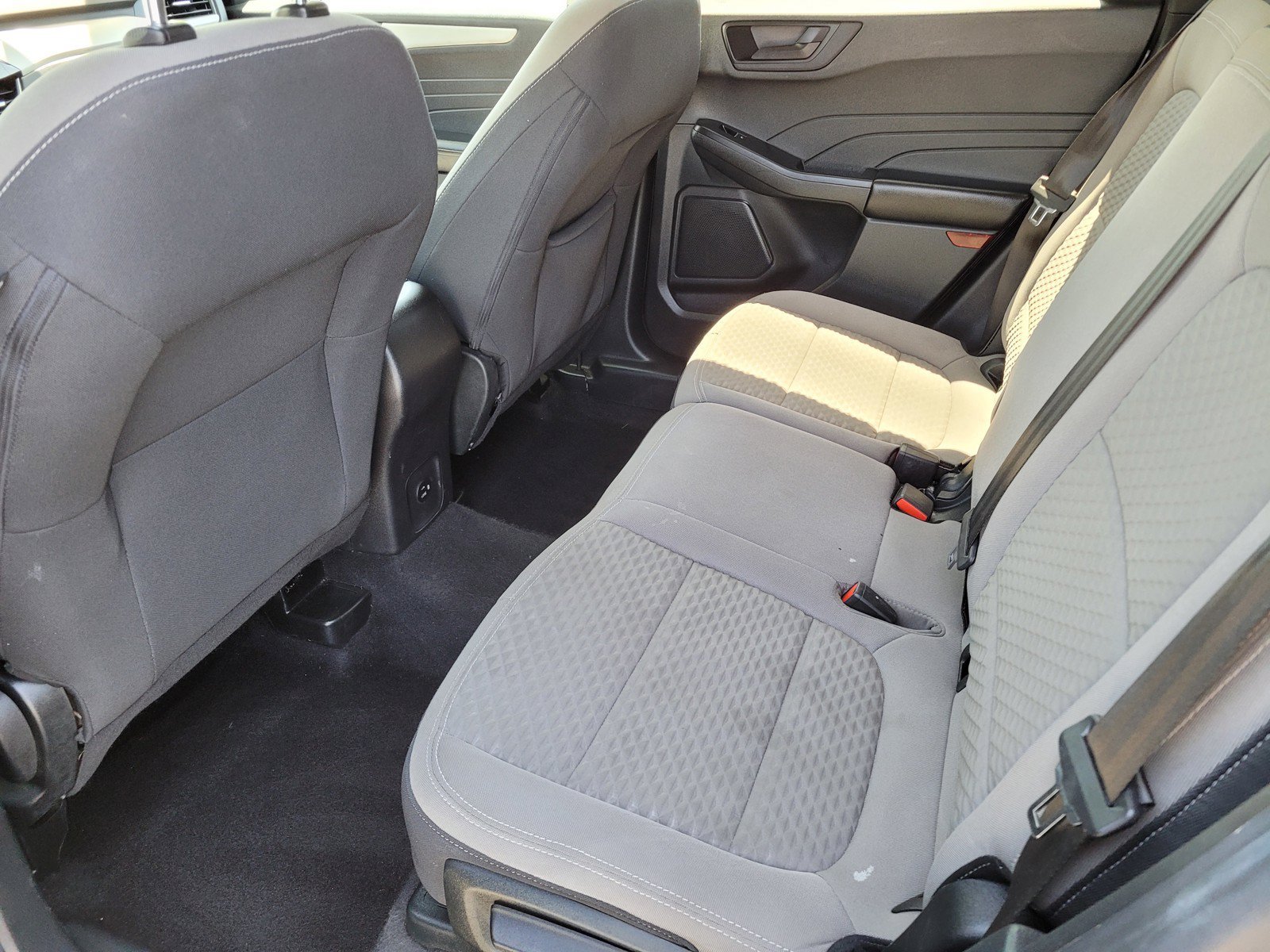 Used 2022 Silver Ford SE image 11
