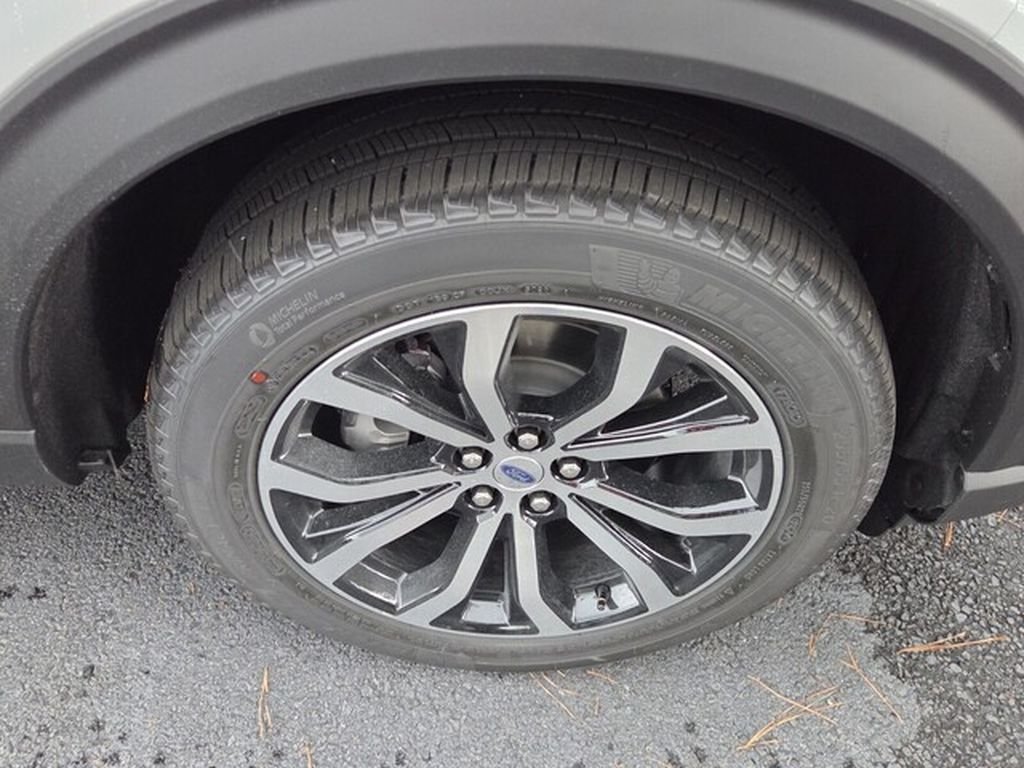 New 2027 Avalanche Gray Ford ST-Line image 21
