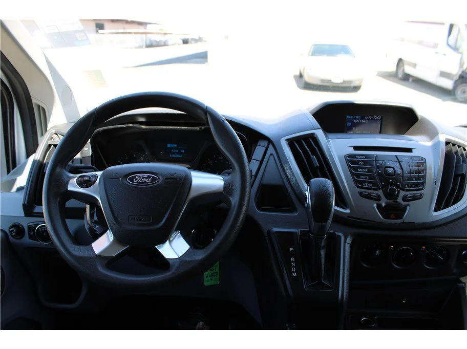 2015 Ford Transit XLT - Photo 26