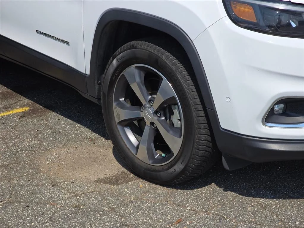Used 2019 White Jeep Limited image 17