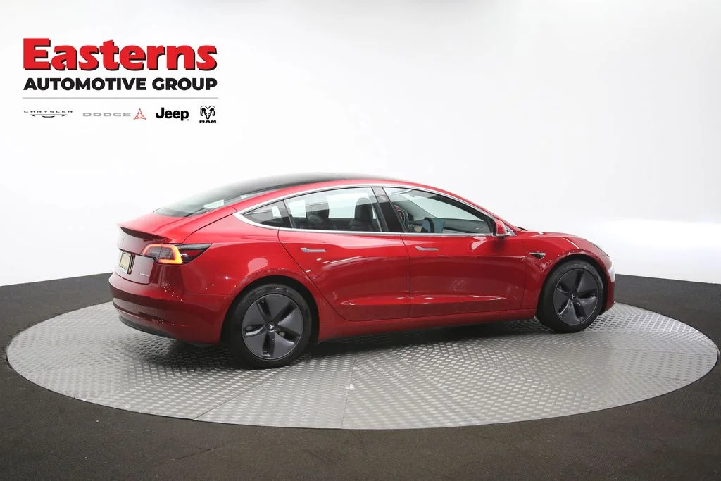 Used 2018 Red Tesla Long Range image 37
