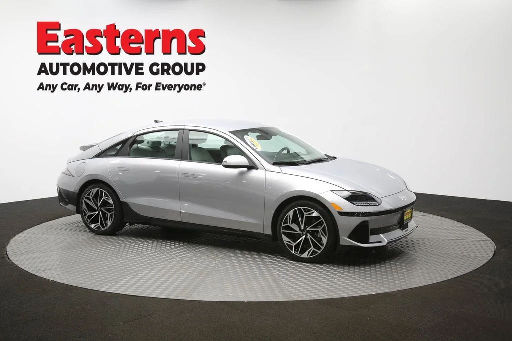 Used 2023 Silver Hyundai SEL image 47