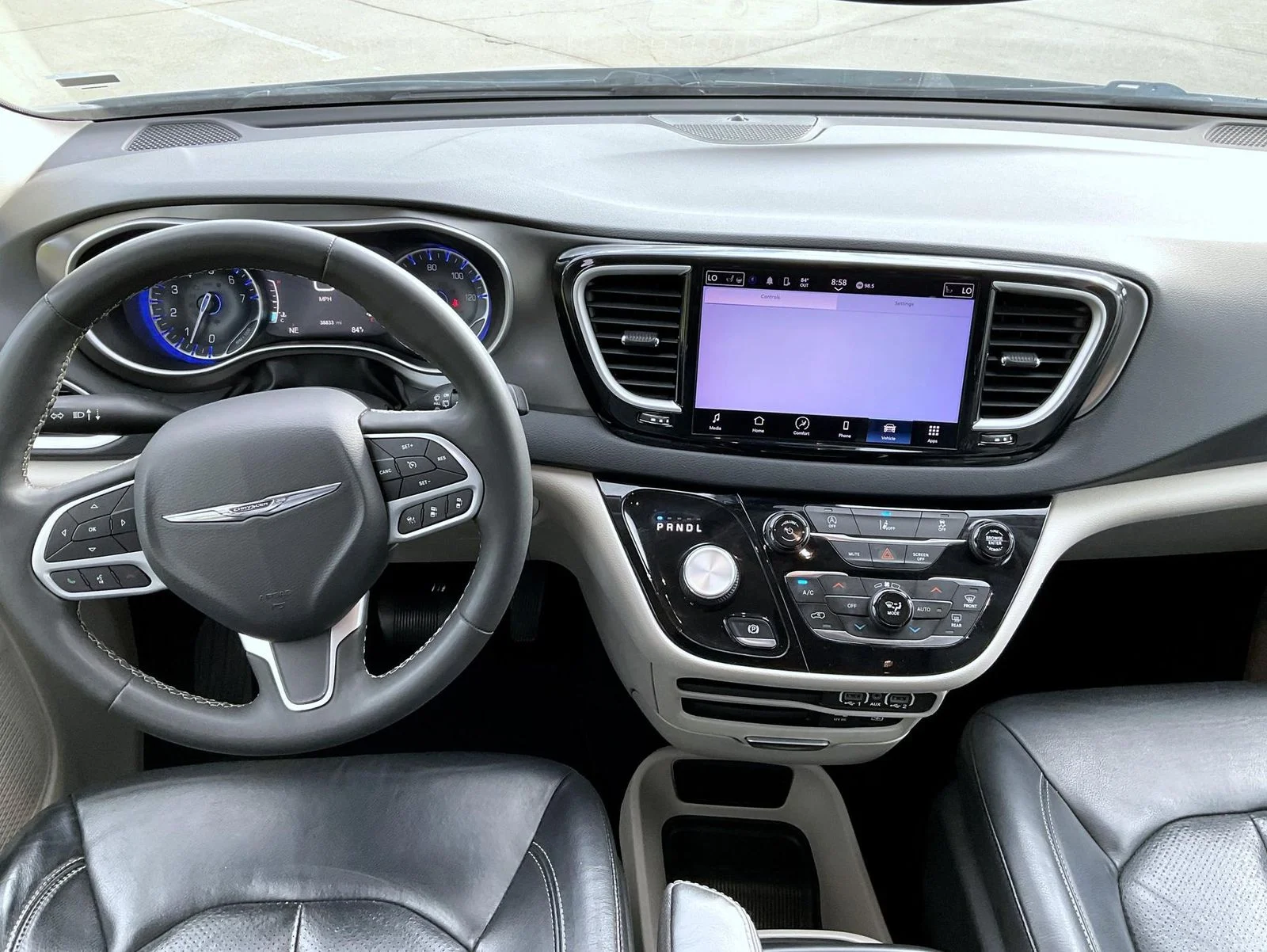 Used 2022 White Chrysler Touring L image 14