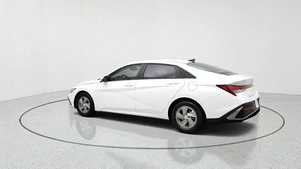 Used 2024 Serenity White Hyundai SE IVT image 7
