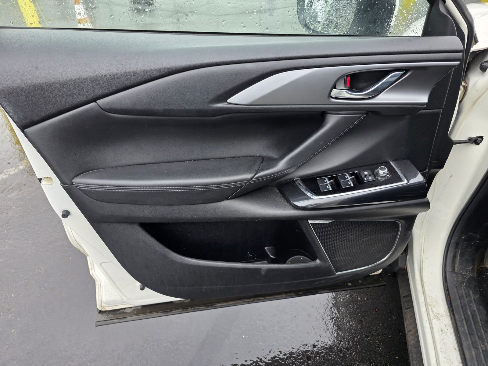 Used 2018 Snowflake White Pearl Mica Mazda Touring image 10