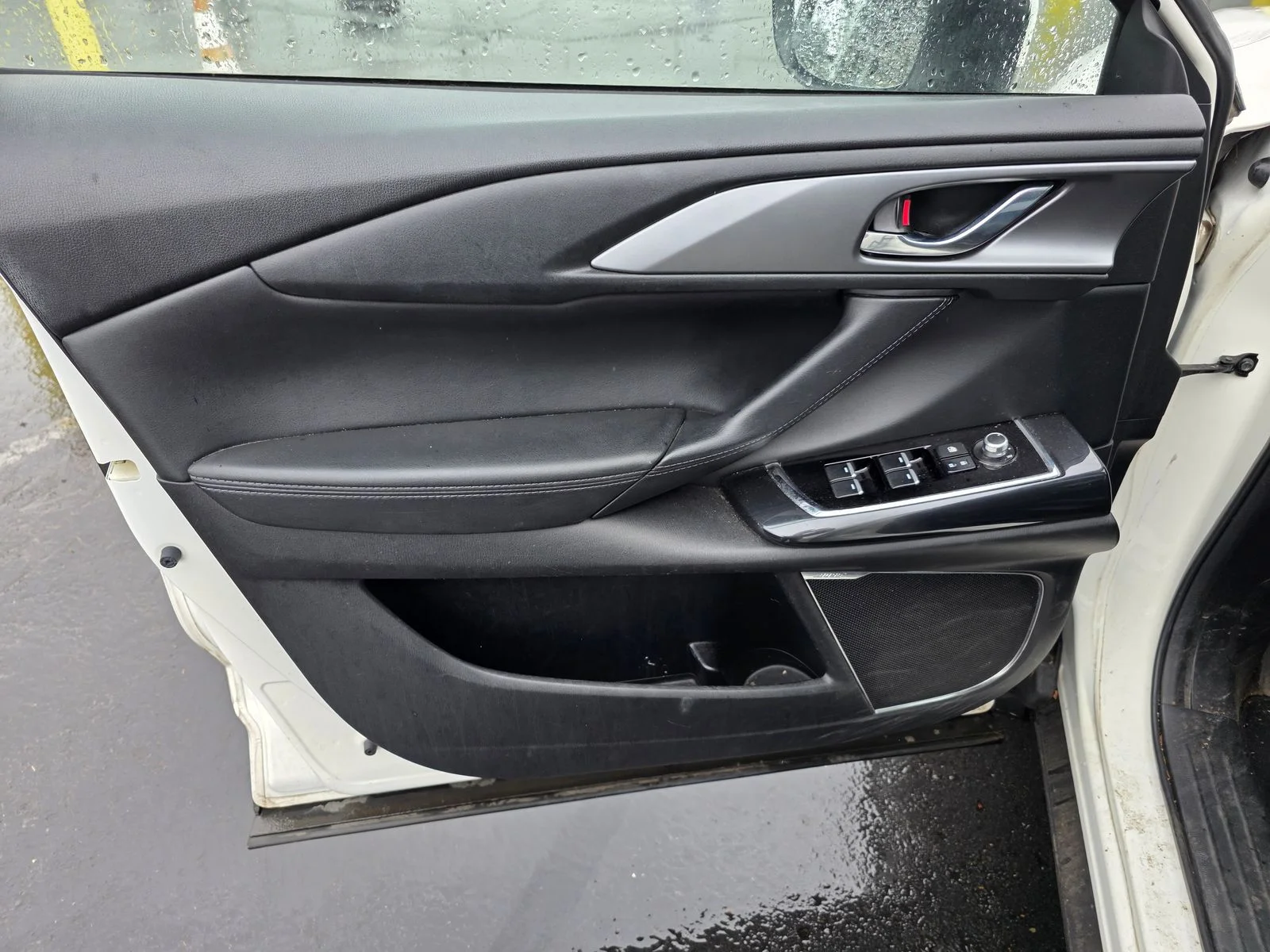 Used 2018 Snowflake White Pearl Mica Mazda Touring image 10