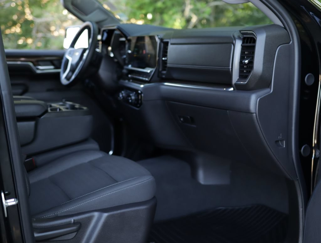 Used 2024 Black Chevrolet LT (2FL) image 29