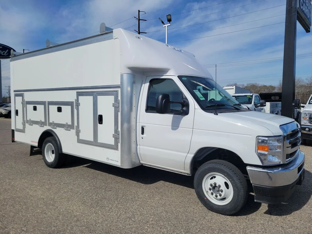 2026 Ford E-Series DRW E-450 Super Duty 158 in WB's photo