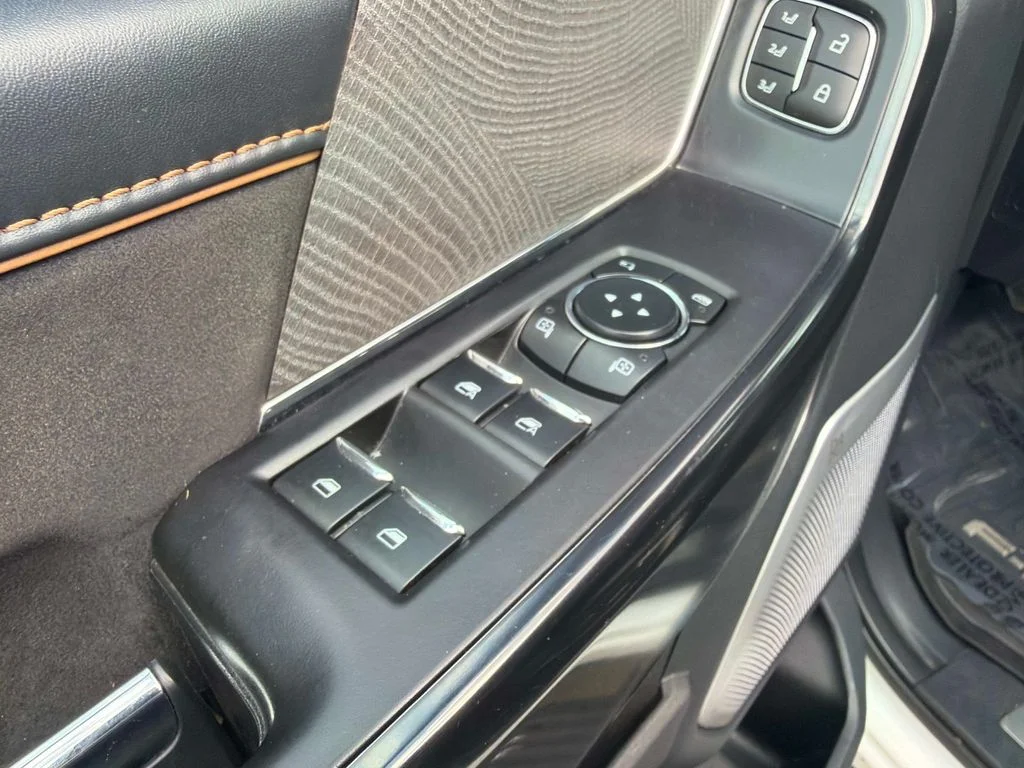 Used 2022 Star White Ford Platinum image 18